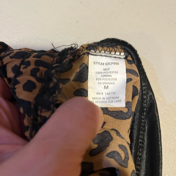 Leopard Print Wide-Leg Pants Size M - Picture 7 of 7